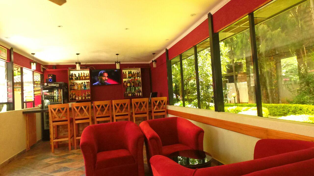 The Noble Hotel & Conference Centre エルドレット エクステリア 写真